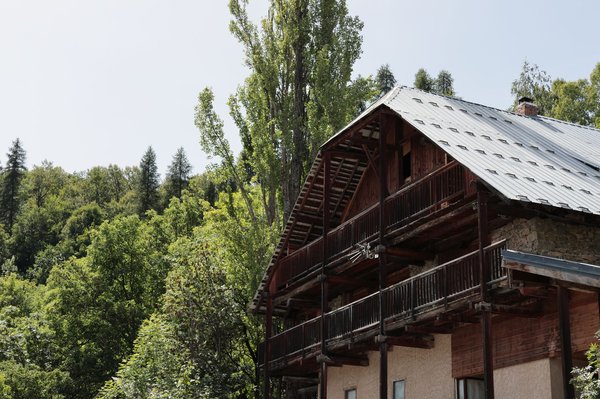 Camping lascaux : découvrez la dordogne en pleine nature